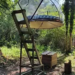 Les Bulles De La Maison Du Rocher Campismo de Luxo Noisy-sur-Ecole