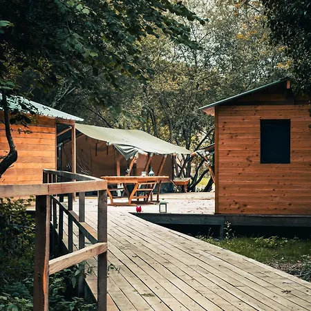 Campismo de Luxo Les Bulles De La Maison Du Rocher Noisy-sur-Ecole