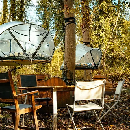Les Bulles De La Maison Du Rocher Campismo de Luxo Noisy-sur-Ecole